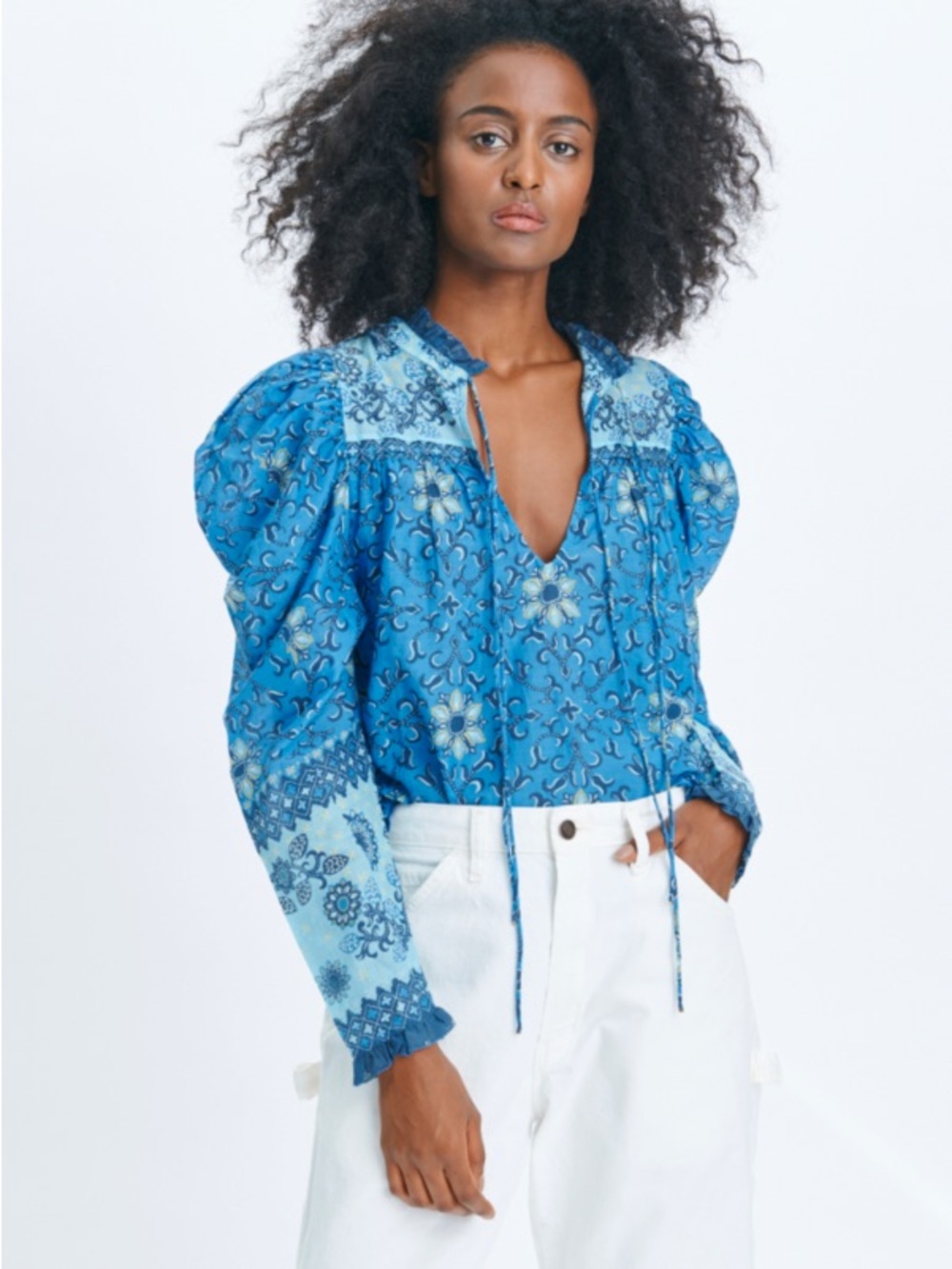 Love the Label Blue Floral Boho Peasant Tie Neck Blouse Size L